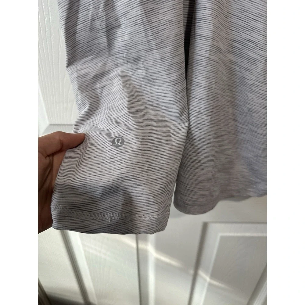 Lululemon‎ Stash N' Run Tank Grey And White Size 8